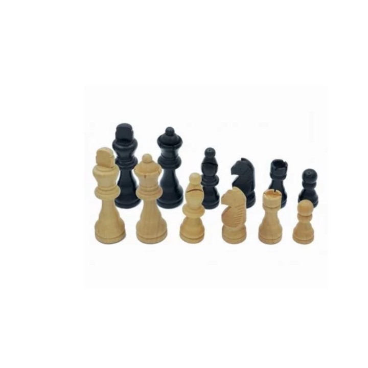 Coffret de pièces d’échecs en bois